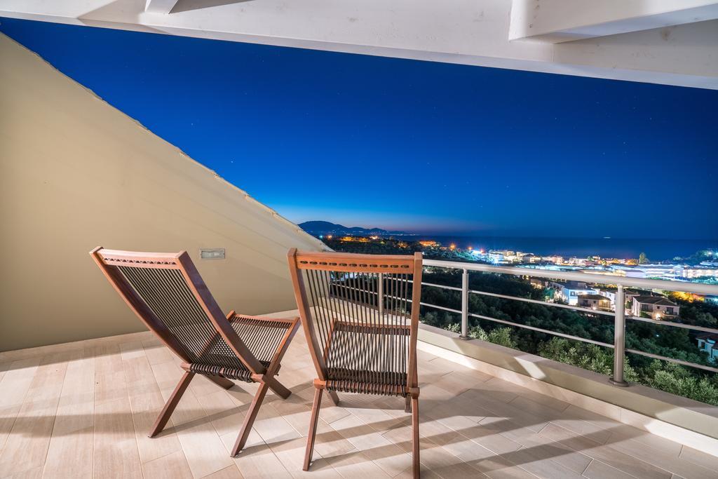 Akemi Luxury Villa ซีลีวี ภายนอก รูปภาพ