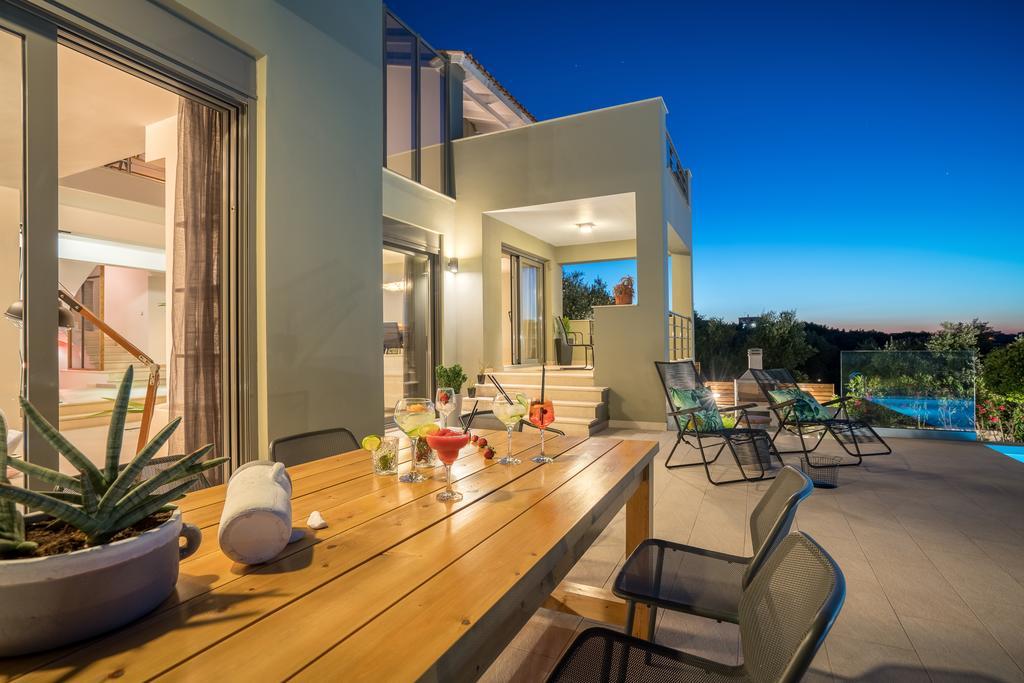 Akemi Luxury Villa ซีลีวี ภายนอก รูปภาพ