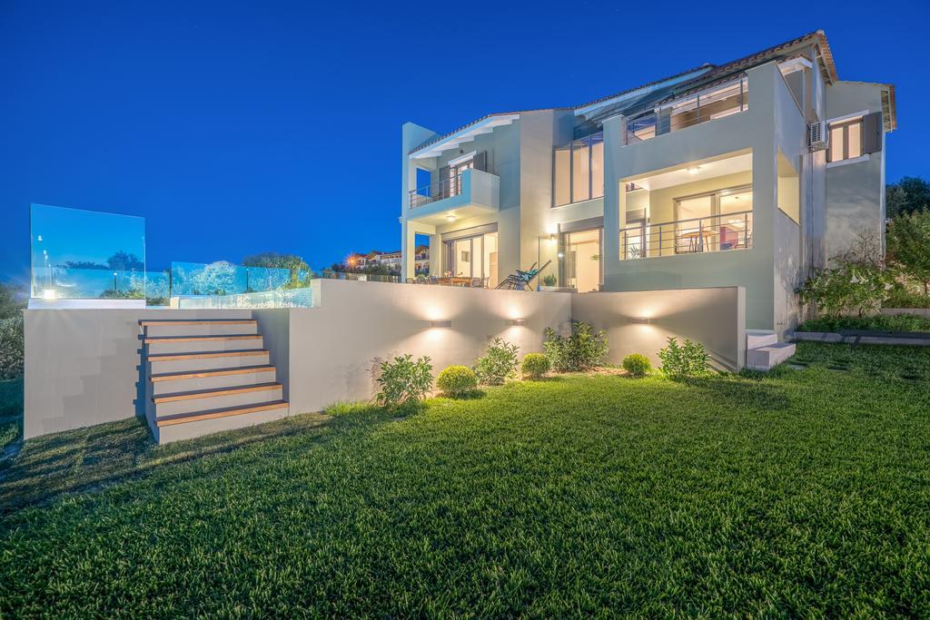 Akemi Luxury Villa ซีลีวี ภายนอก รูปภาพ