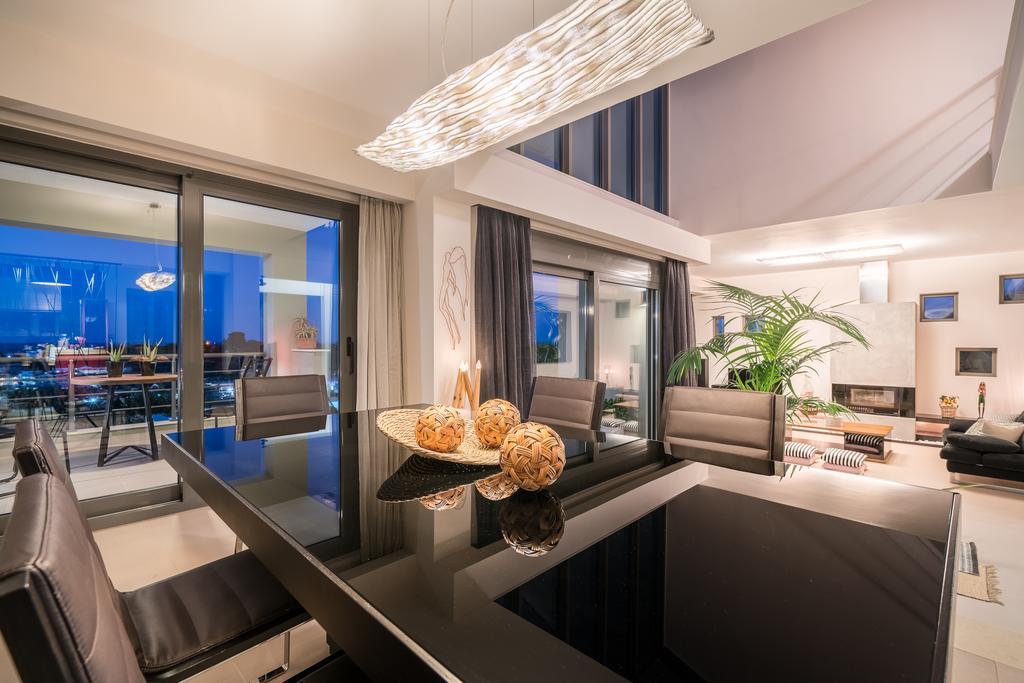 Akemi Luxury Villa ซีลีวี ภายนอก รูปภาพ