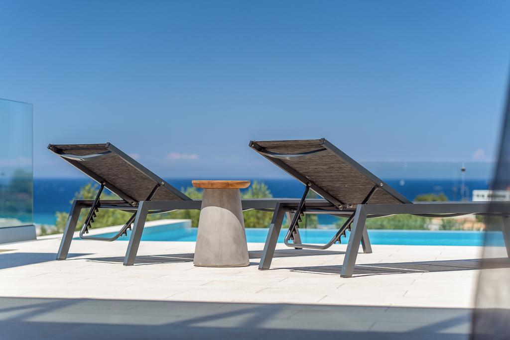 Akemi Luxury Villa ซีลีวี ภายนอก รูปภาพ